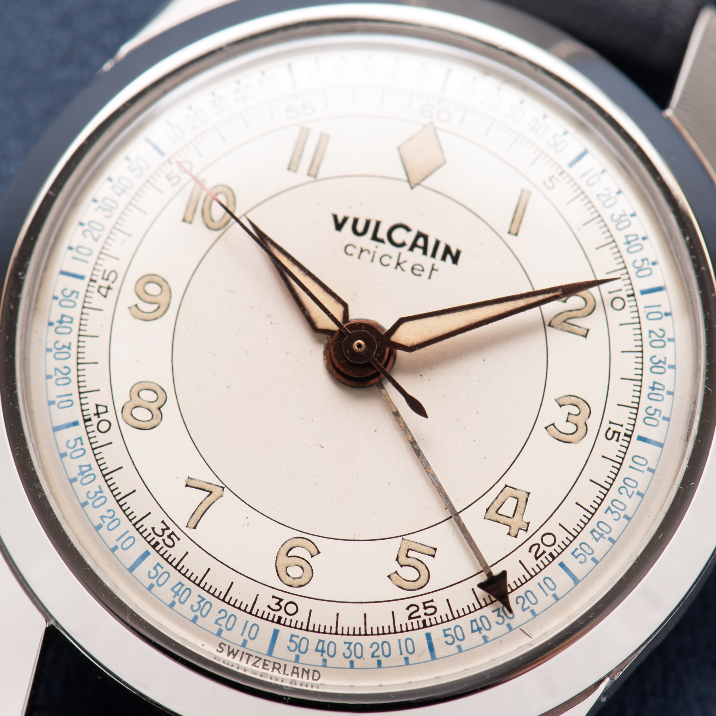 Vue de Vulcain cricket — The OG LBJ Luminous — sonnnerie — 1947